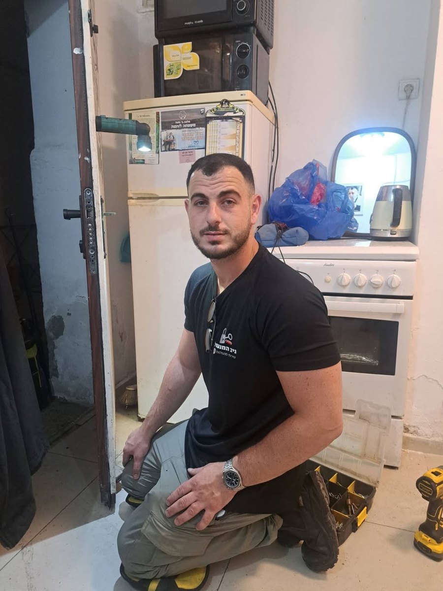 ניב בעבודה בשטח, ניב המנעולן בירושלים